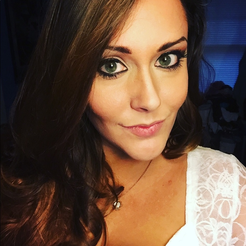 Meet your Posher, Liz